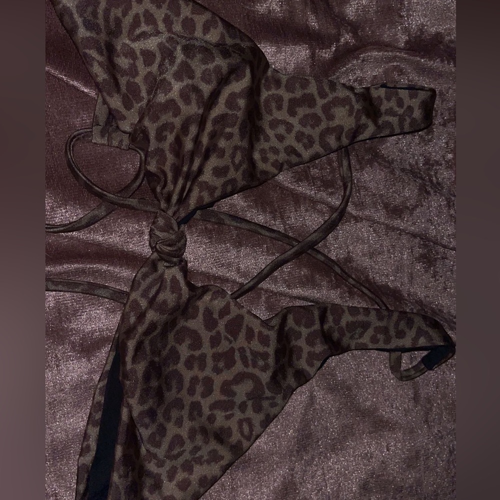 Bikini top, leopard print, size small